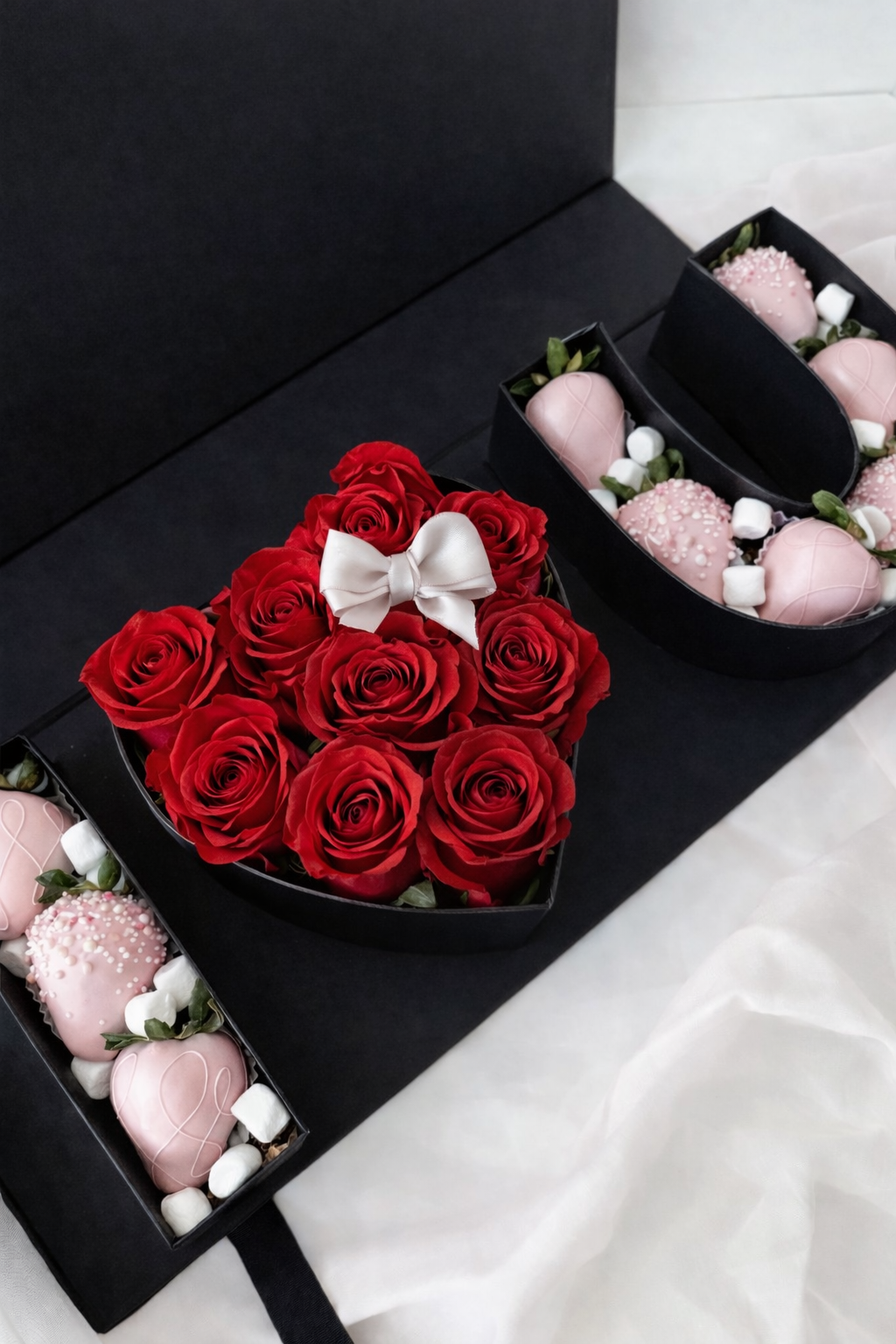I ♡ U Strawberries & Forever Roses Box